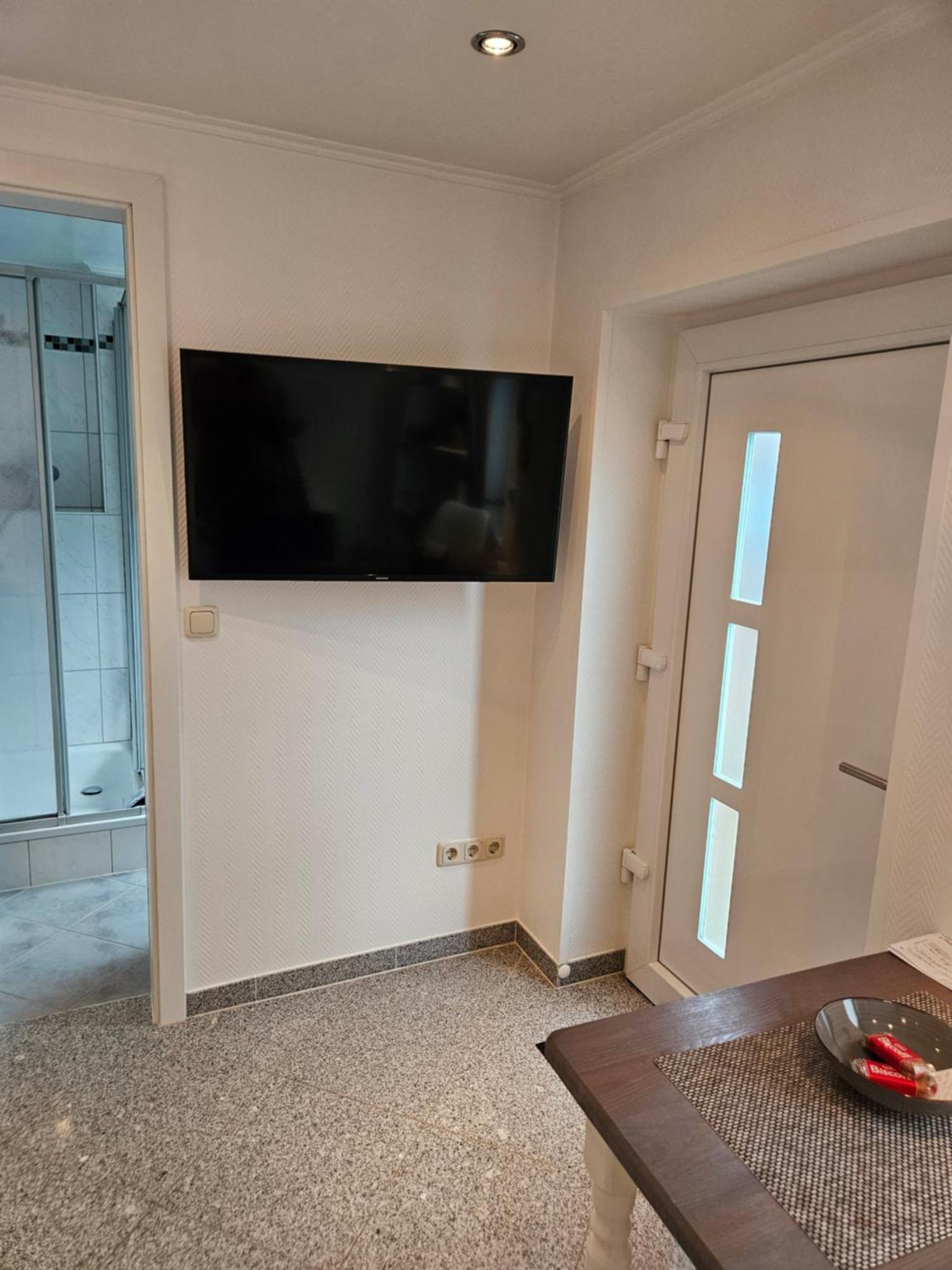 Standardzimmer Nahe Messe Und Airport Ντίσελντορφ Εξωτερικό φωτογραφία